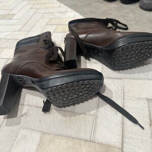 Tod’s platform boots